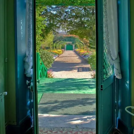 Forest Farm Bed & Breakfast *